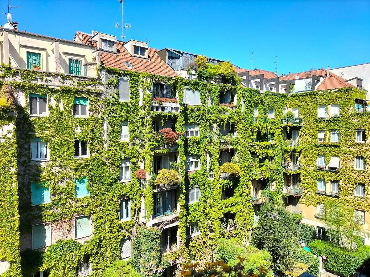 Stanza Nr 4 In Appartamento Incantevole In Zona Solari Milan Italy