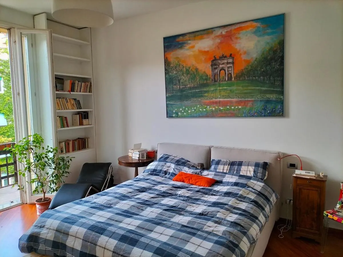 Guest house Stanza Nr 4 In Appartamento Incantevole In Zona Solari Milan