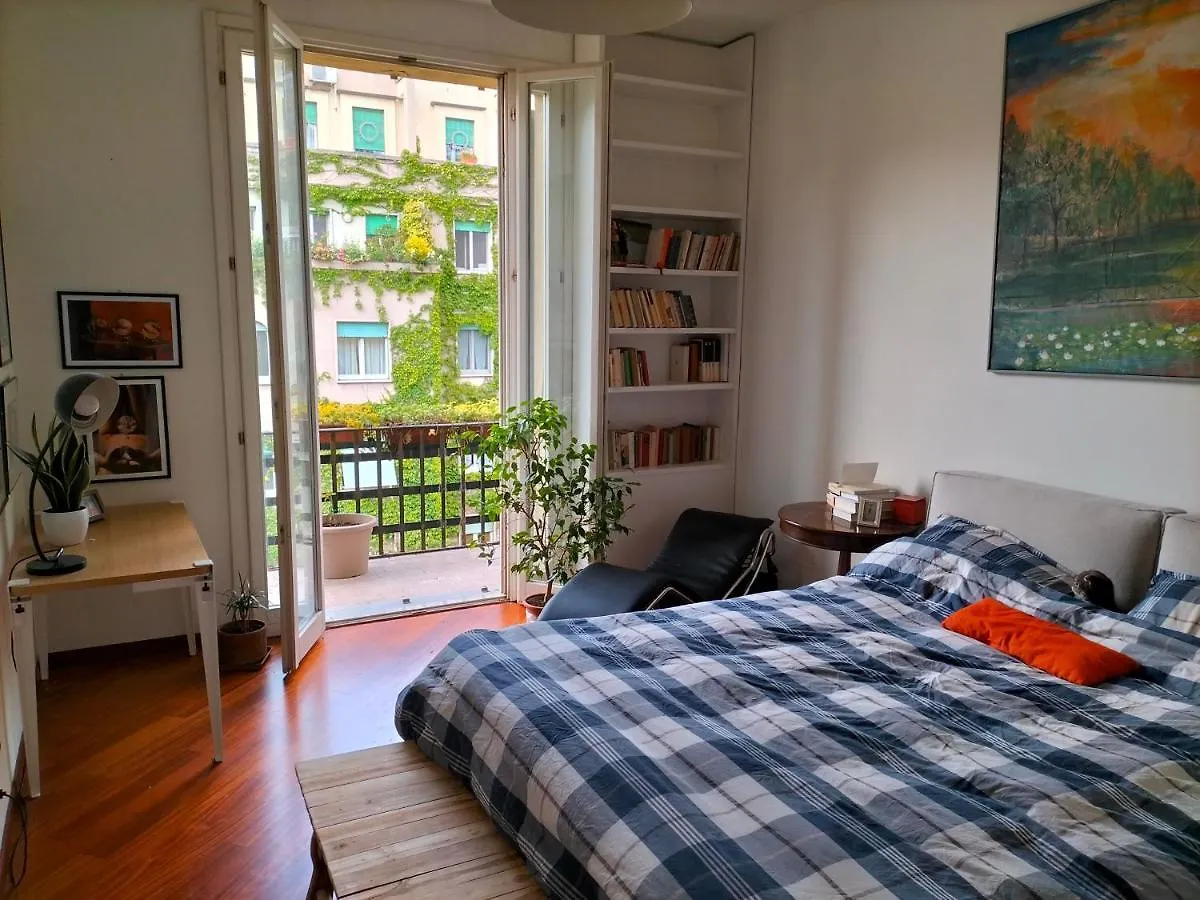 Stanza Nr 4 In Appartamento Incantevole In Zona Solari Milan Guest house