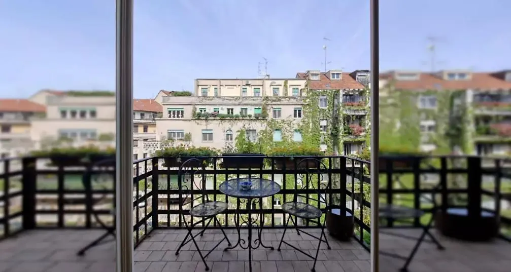 Stanza Nr 4 In Appartamento Incantevole In Zona Solari Milan Italy