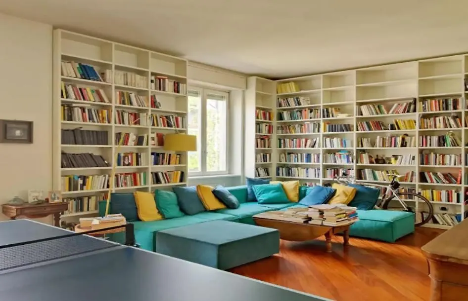 Guest house Stanza Nr 4 In Appartamento Incantevole In Zona Solari Milan