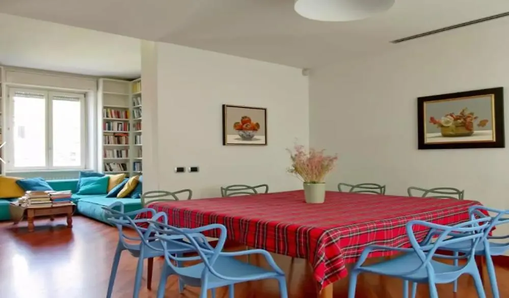 Stanza Nr 4 In Appartamento Incantevole In Zona Solari Milan