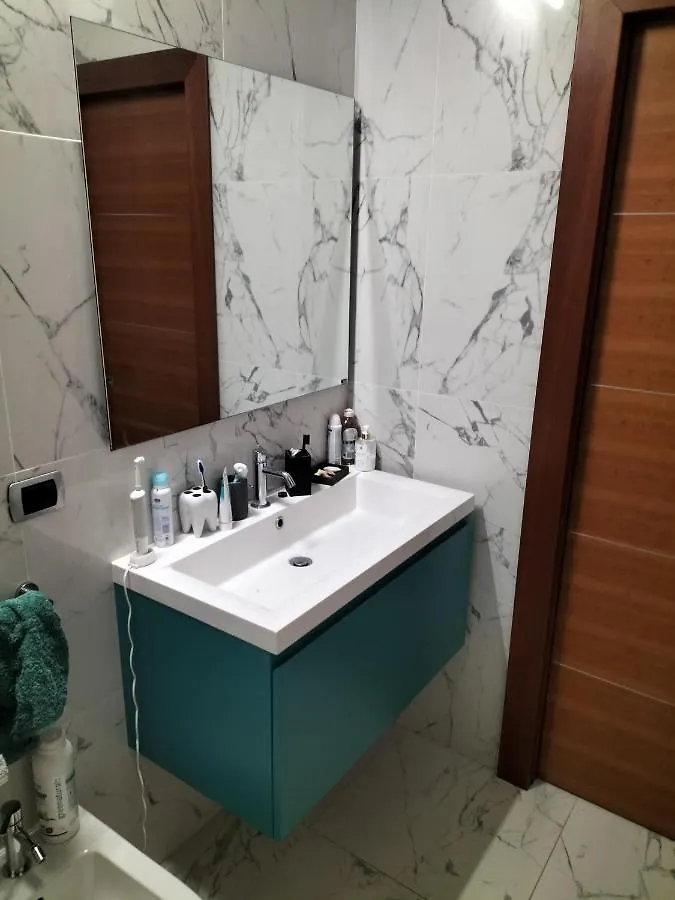Stanza Nr 4 In Appartamento Incantevole In Zona Solari Milan